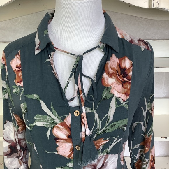 Green Floral Dress - Picture 4 of 9